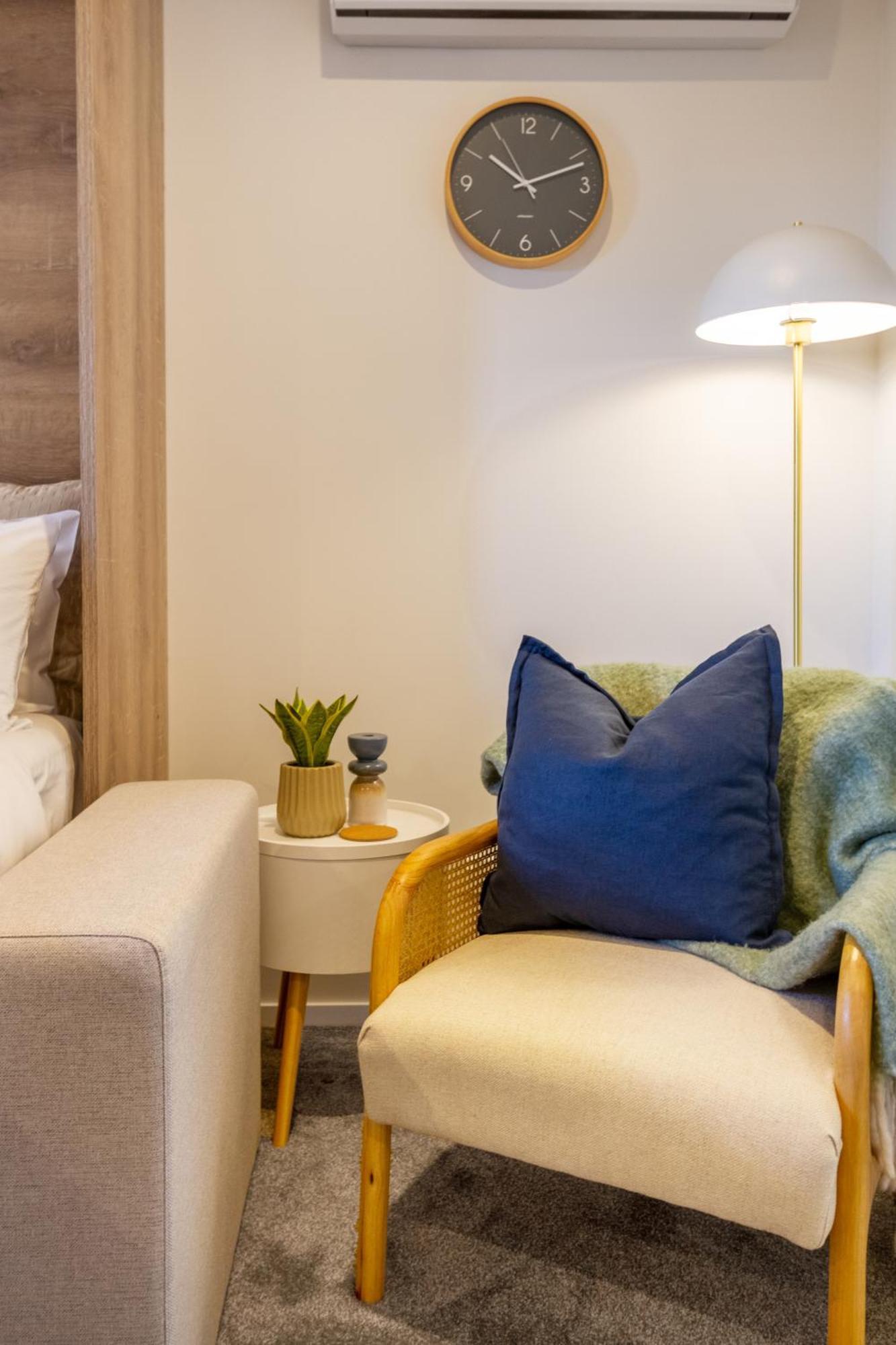 Downtown Comfort: Modern Studio With Backyard Christchurch Dış mekan fotoğraf